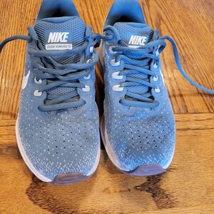 Nike Women's Zoom Vomero 13 Lace Up Sneakers Size 5.5